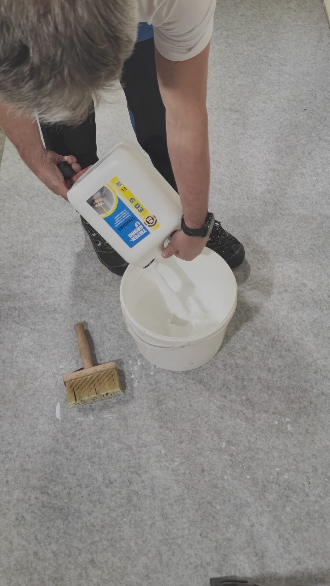 Tiefengrund 20L Tiefgrund LF Farben Tapeten Putz Gips Primer HALBAU G03 + Farbroller 25cm – Bild 6